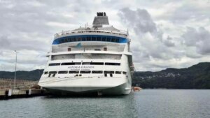 astoria grande gemisi amasra limaninda bakimda lIytOSRi.jpg